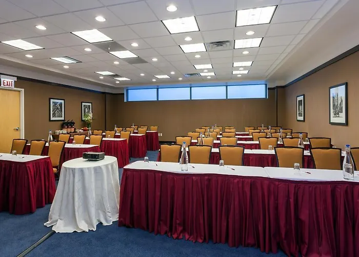 Hotel Springhill Downtown/river North 3*