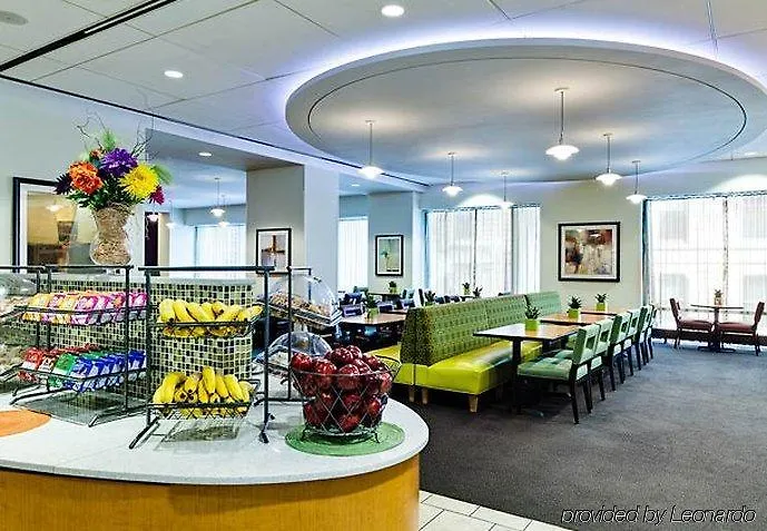 Springhill Downtown/river North 3*