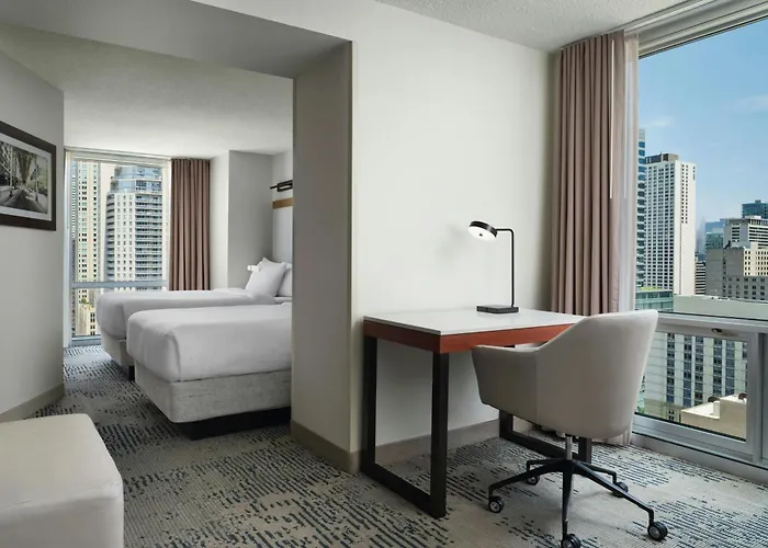 Springhill Downtown/river North Hotel 3*