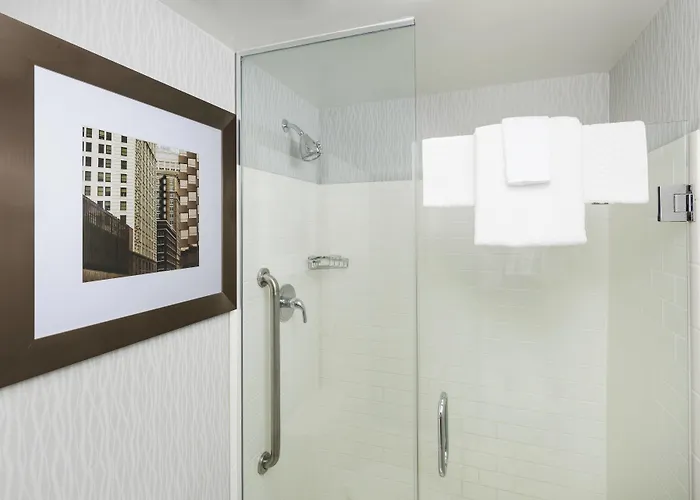 Hotel Springhill Downtown/river North 3*