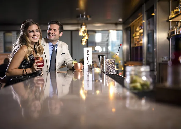 Springhill Downtown/river North Hotel 3*