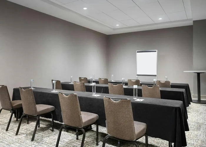 Hotel Springhill Downtown/river North 3*