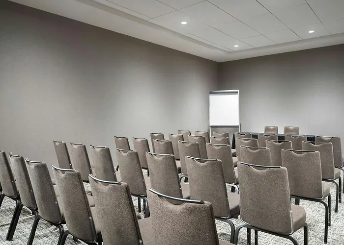 Springhill Downtown/river North Hotel 3*