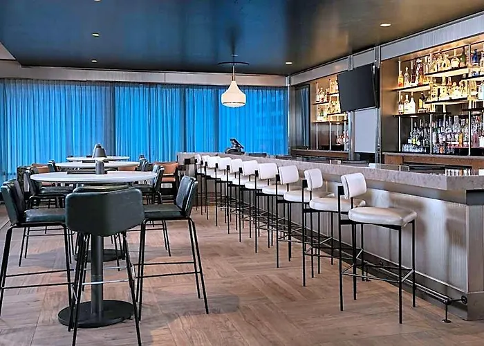 Springhill Downtown/river North Hotel