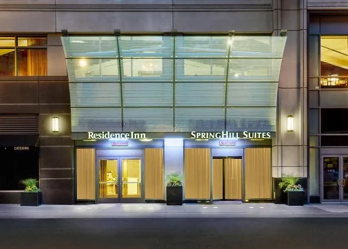 Springhill Downtown/river North Hotel 3*